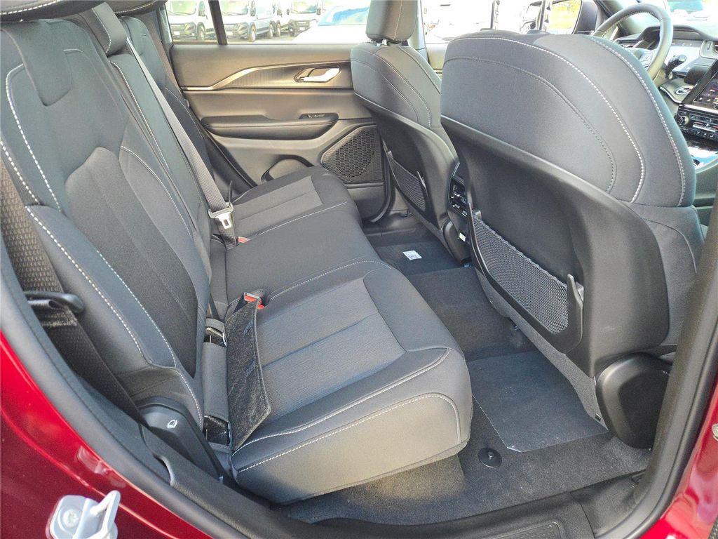 new 2025 Jeep Grand Cherokee car, priced at $34,845