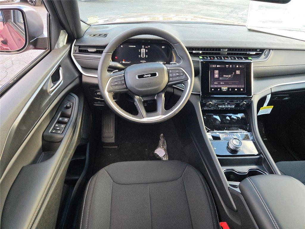 new 2025 Jeep Grand Cherokee car, priced at $34,845