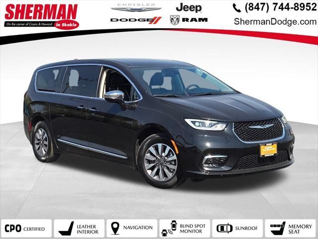 used 2023 Chrysler Pacifica Hybrid car, priced at $35,900