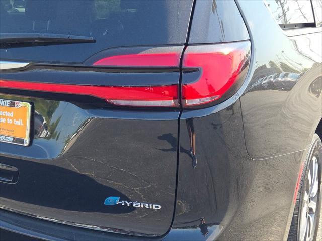 used 2023 Chrysler Pacifica Hybrid car, priced at $35,900