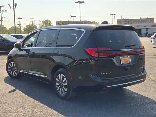 used 2023 Chrysler Pacifica Hybrid car, priced at $35,900