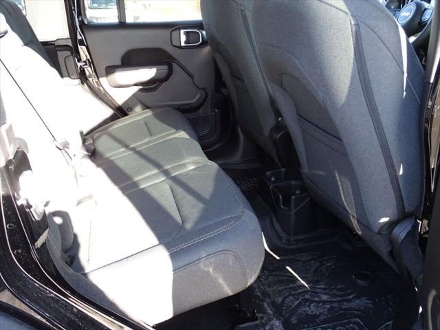 new 2025 Jeep Wrangler car, priced at $42,850