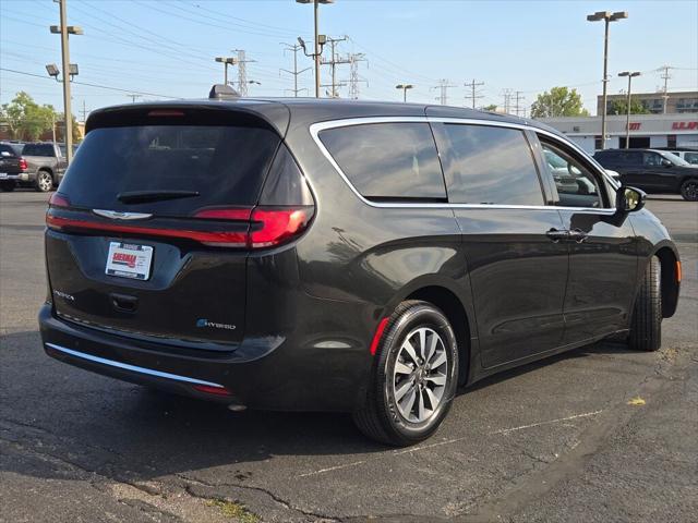 used 2023 Chrysler Pacifica Hybrid car, priced at $26,000