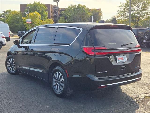 used 2023 Chrysler Pacifica Hybrid car, priced at $26,000