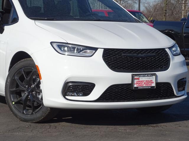 new 2024 Chrysler Pacifica car, priced at $40,490