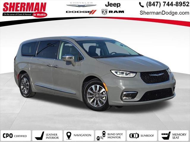 used 2022 Chrysler Pacifica Hybrid car, priced at $28,050