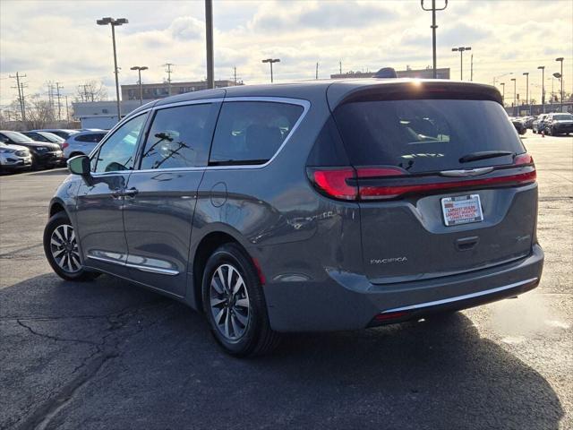 used 2022 Chrysler Pacifica Hybrid car, priced at $28,050