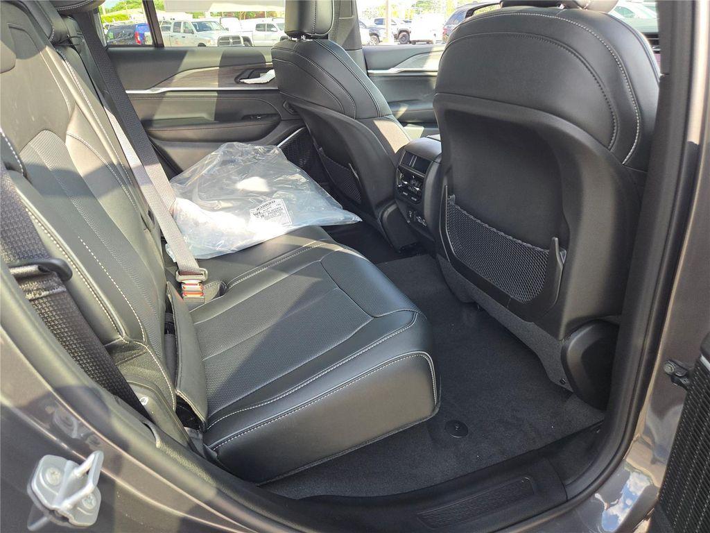 new 2025 Jeep Grand Cherokee car, priced at $50,330