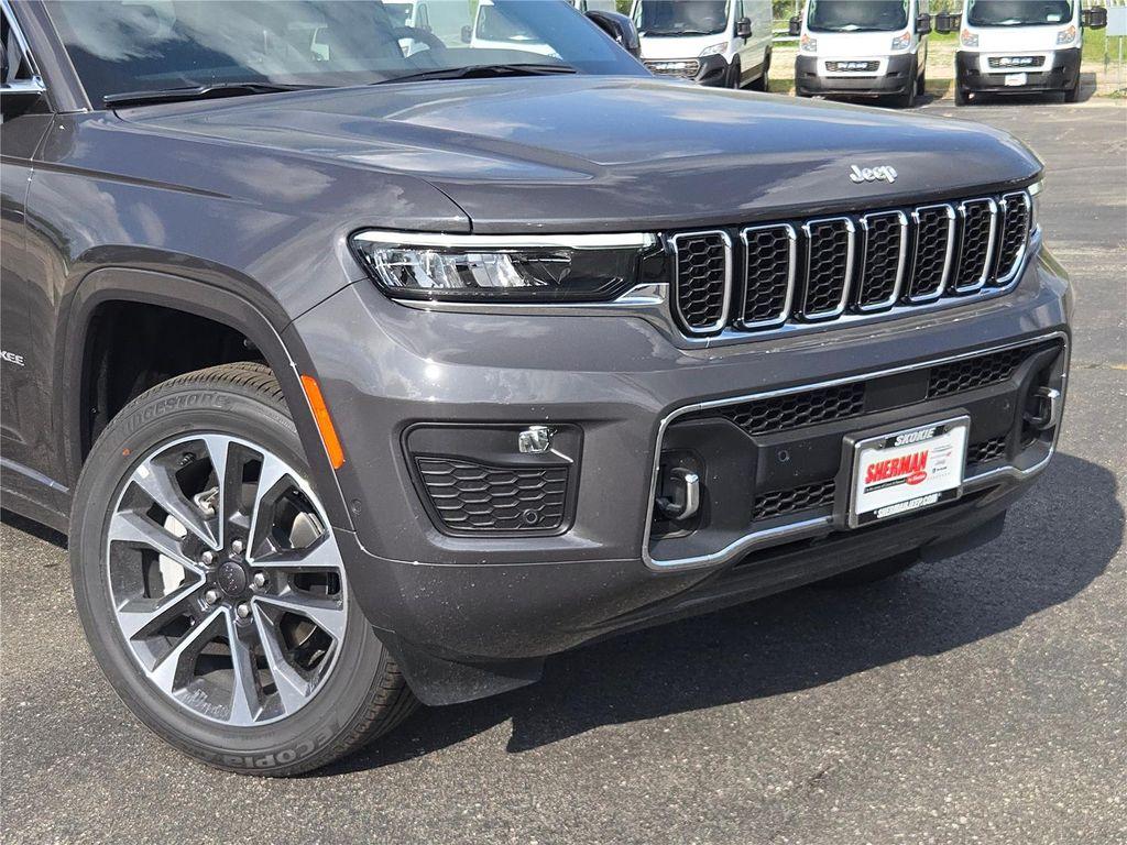 new 2025 Jeep Grand Cherokee car, priced at $50,330