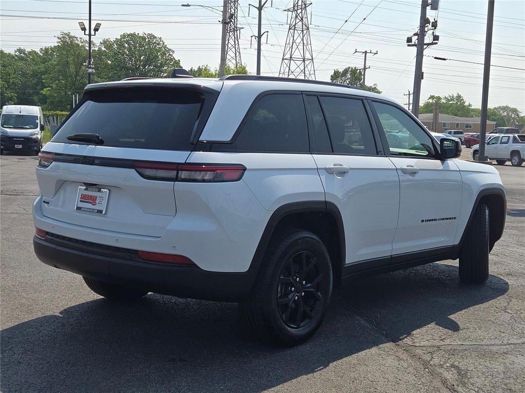 used 2024 Jeep Grand Cherokee car, priced at $33,000