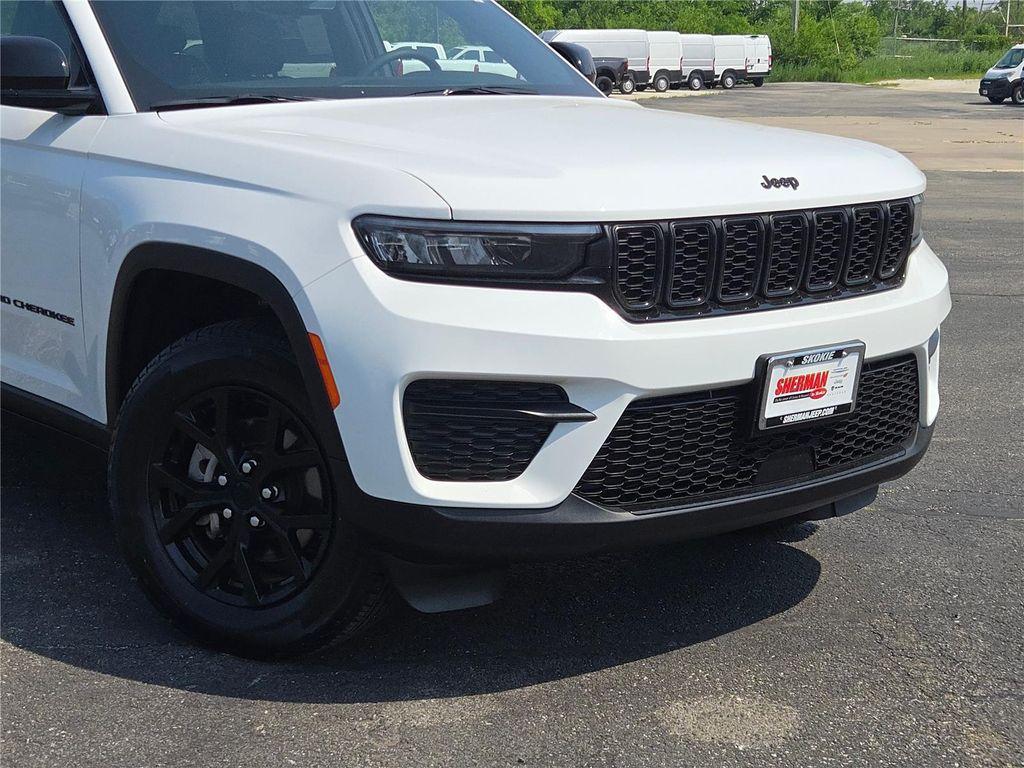 used 2024 Jeep Grand Cherokee car, priced at $33,000