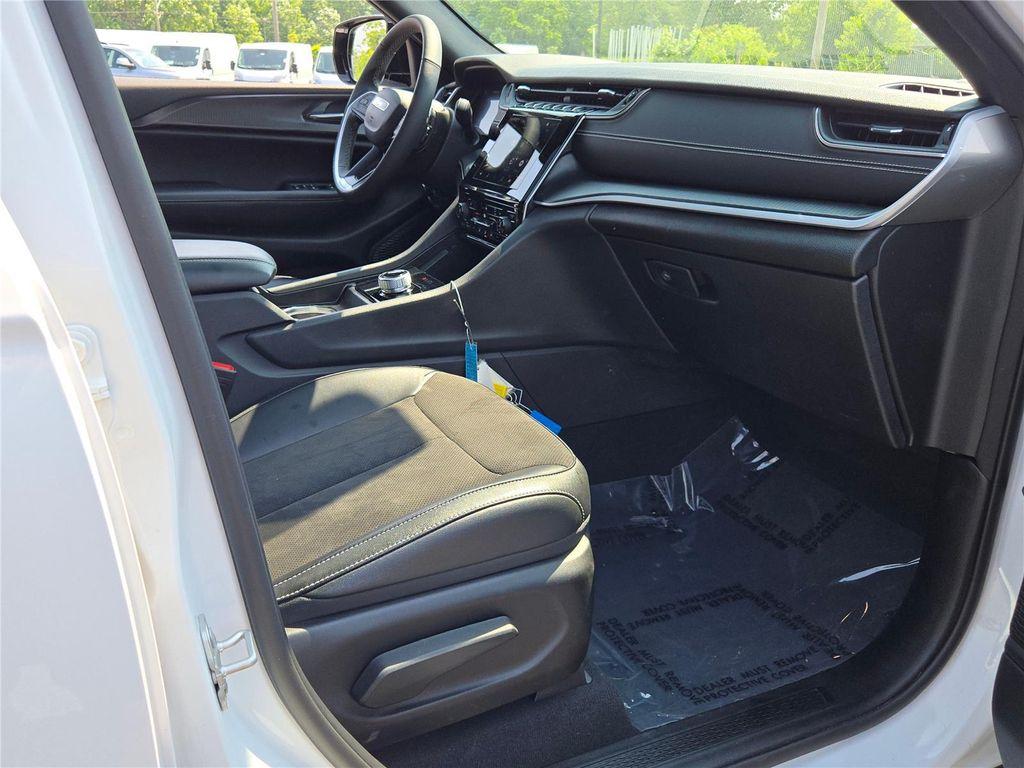 used 2024 Jeep Grand Cherokee car, priced at $33,000