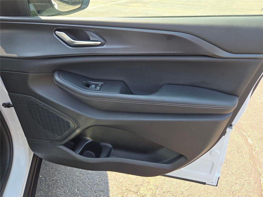 used 2024 Jeep Grand Cherokee car, priced at $33,000