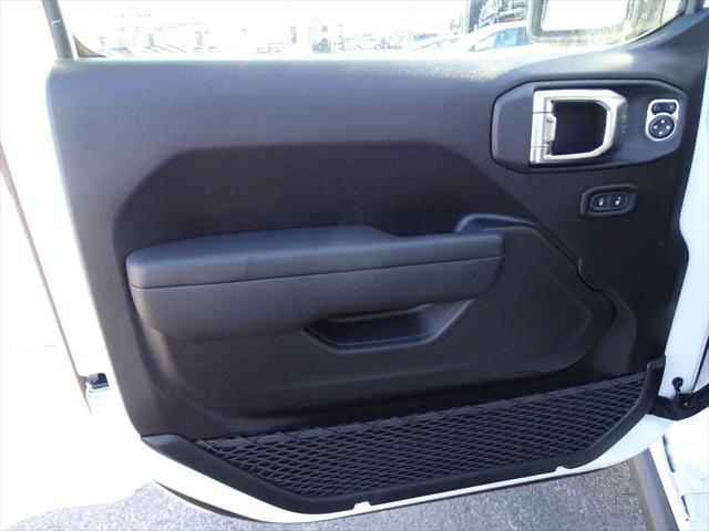 new 2025 Jeep Wrangler car, priced at $53,070