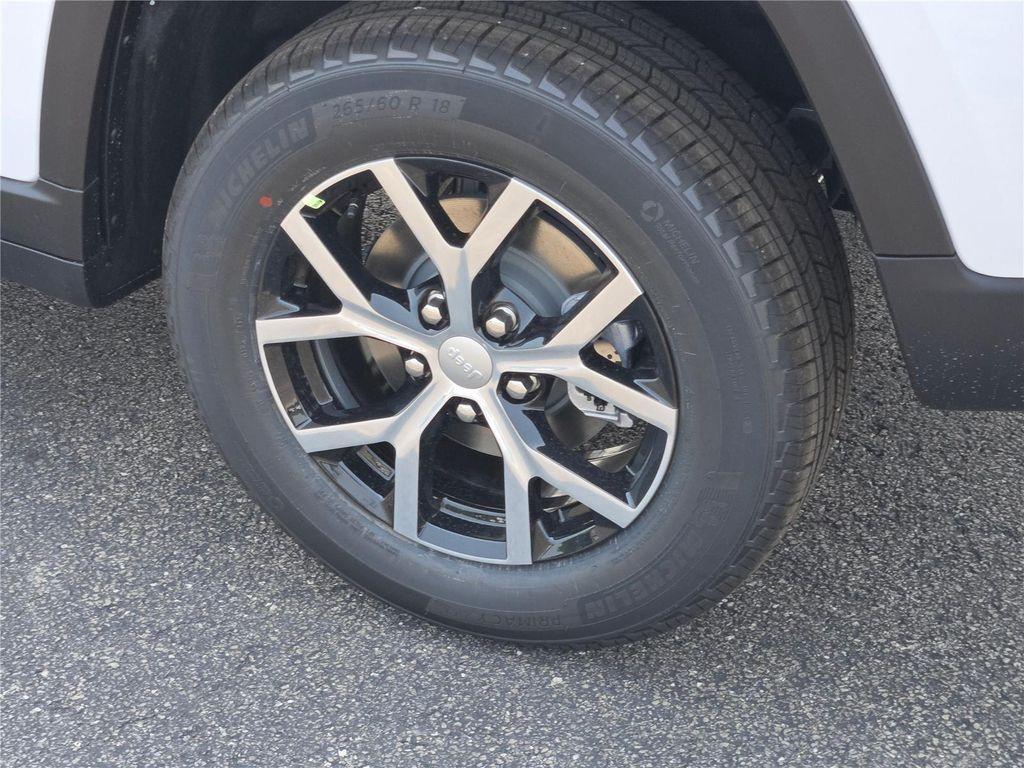 new 2025 Jeep Grand Cherokee car, priced at $40,165