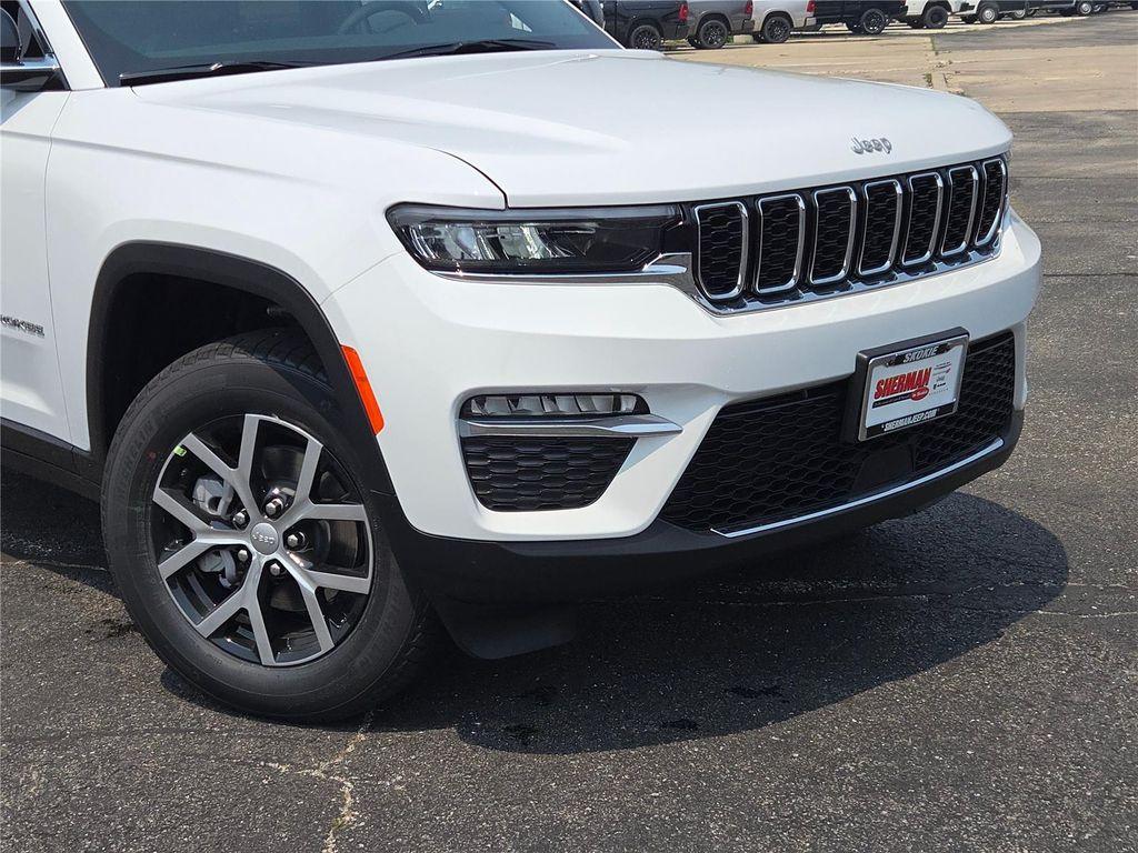 new 2025 Jeep Grand Cherokee car, priced at $40,165