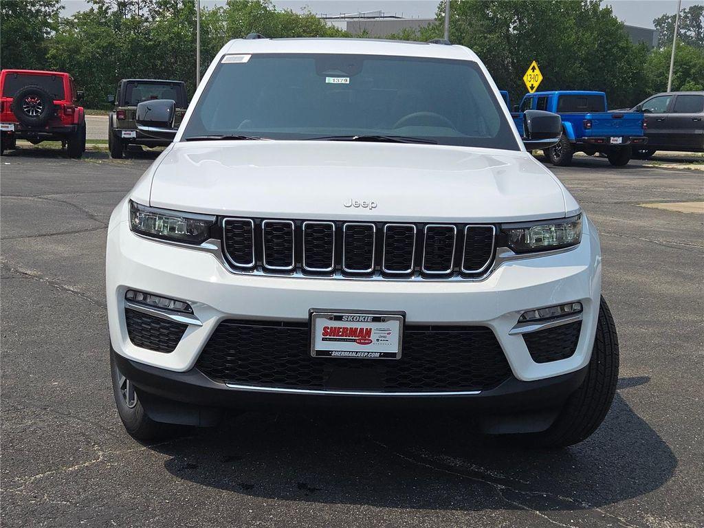 new 2025 Jeep Grand Cherokee car, priced at $40,165