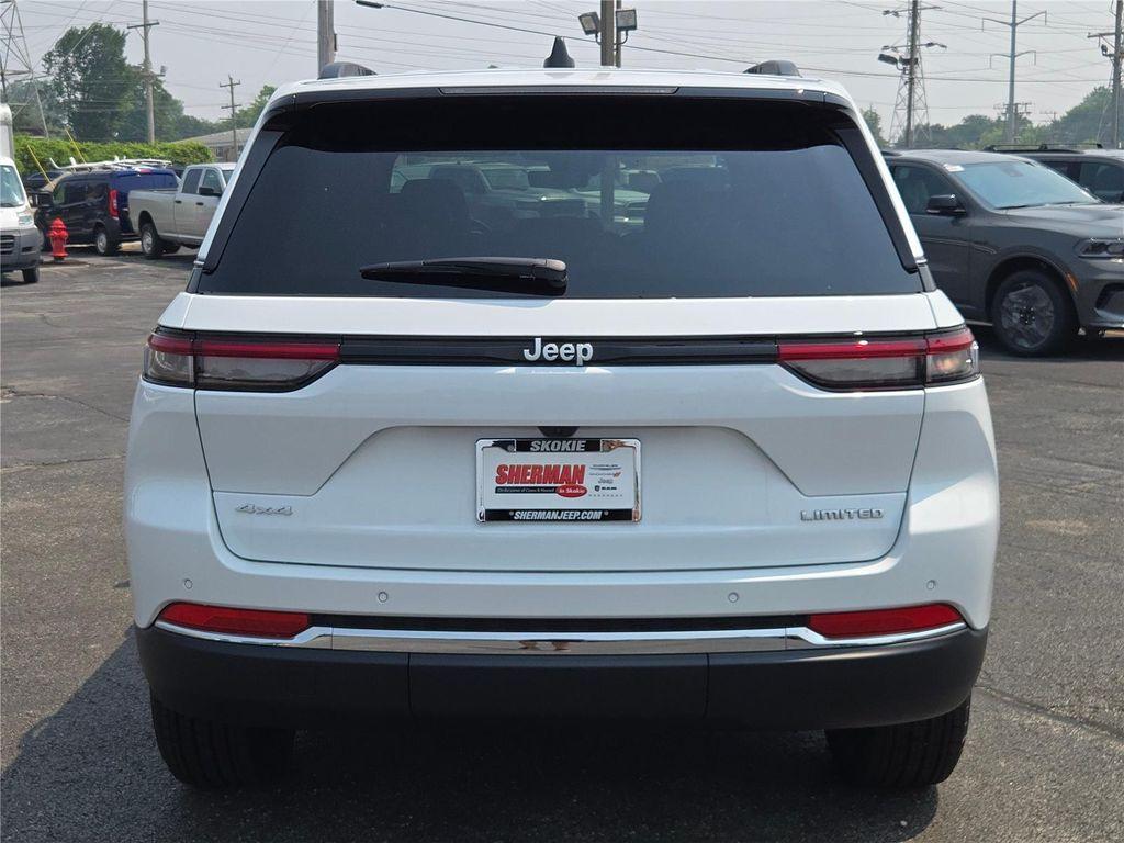 new 2025 Jeep Grand Cherokee car, priced at $40,165