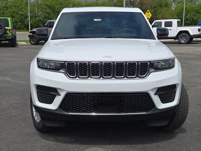 new 2025 Jeep Grand Cherokee car, priced at $37,875