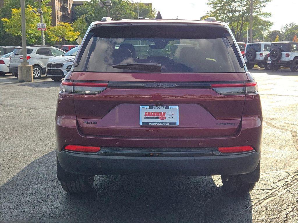 new 2025 Jeep Grand Cherokee car, priced at $43,910