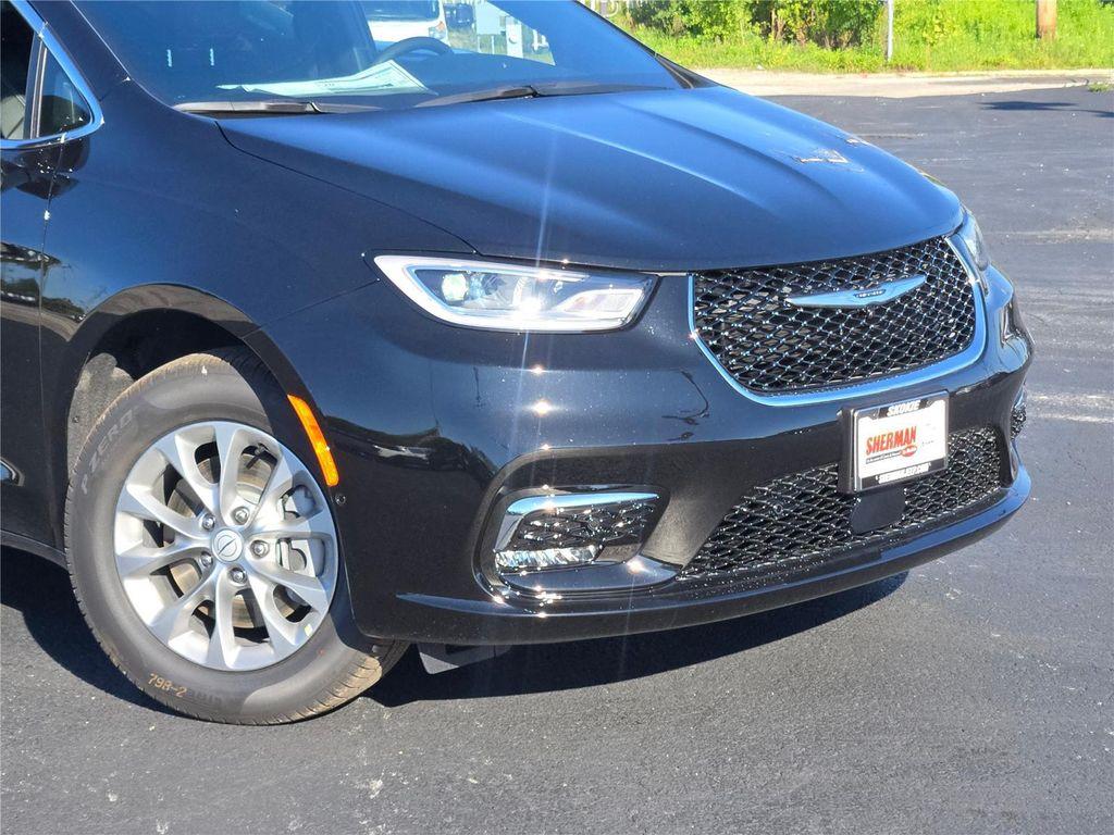 new 2026 Chrysler Pacifica car, priced at $41,485