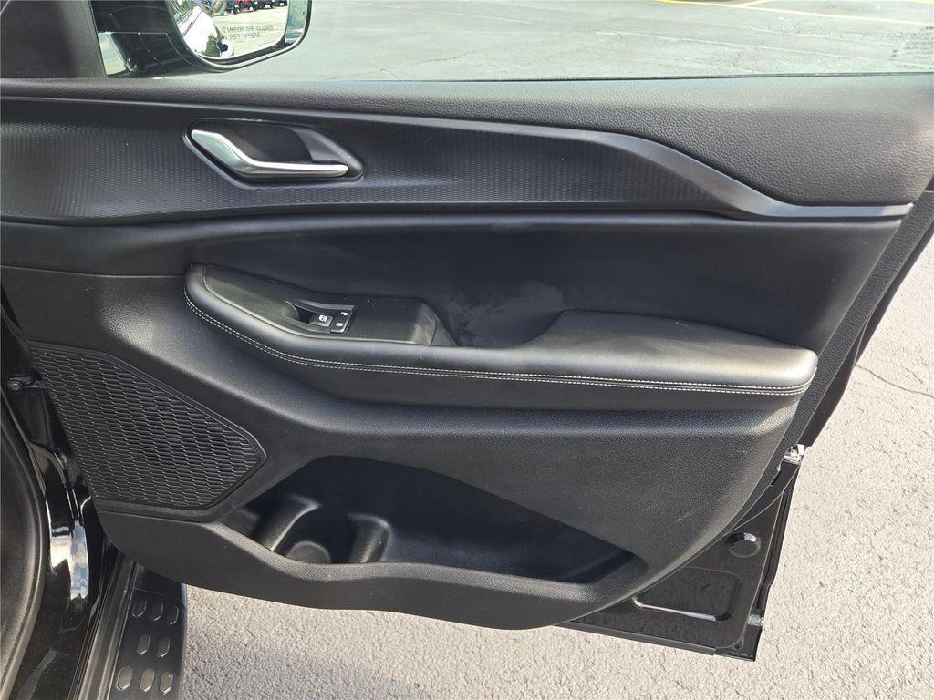 used 2024 Jeep Grand Cherokee L car, priced at $36,130