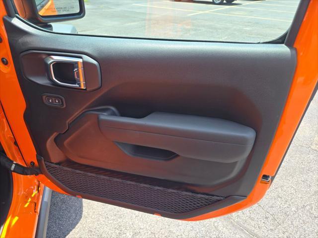 new 2025 Jeep Wrangler car, priced at $48,375