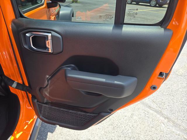 new 2025 Jeep Wrangler car, priced at $48,375