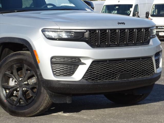 new 2025 Jeep Grand Cherokee car, priced at $47,525