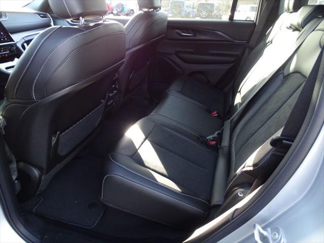 new 2025 Jeep Grand Cherokee car, priced at $47,525