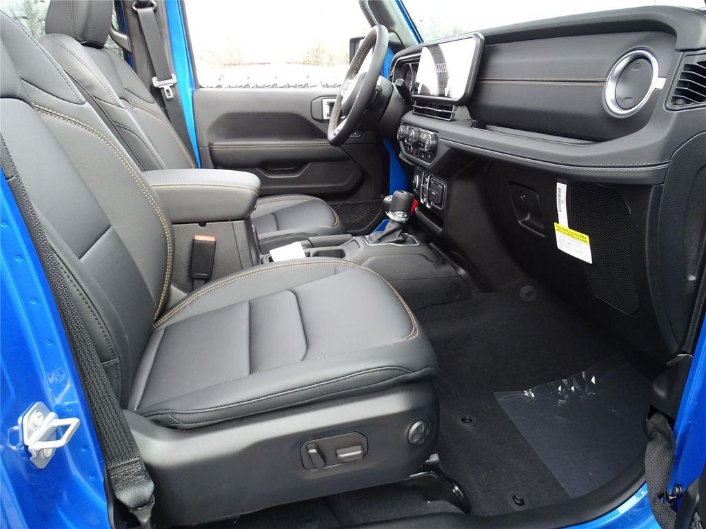 new 2025 Jeep Wrangler car, priced at $50,343