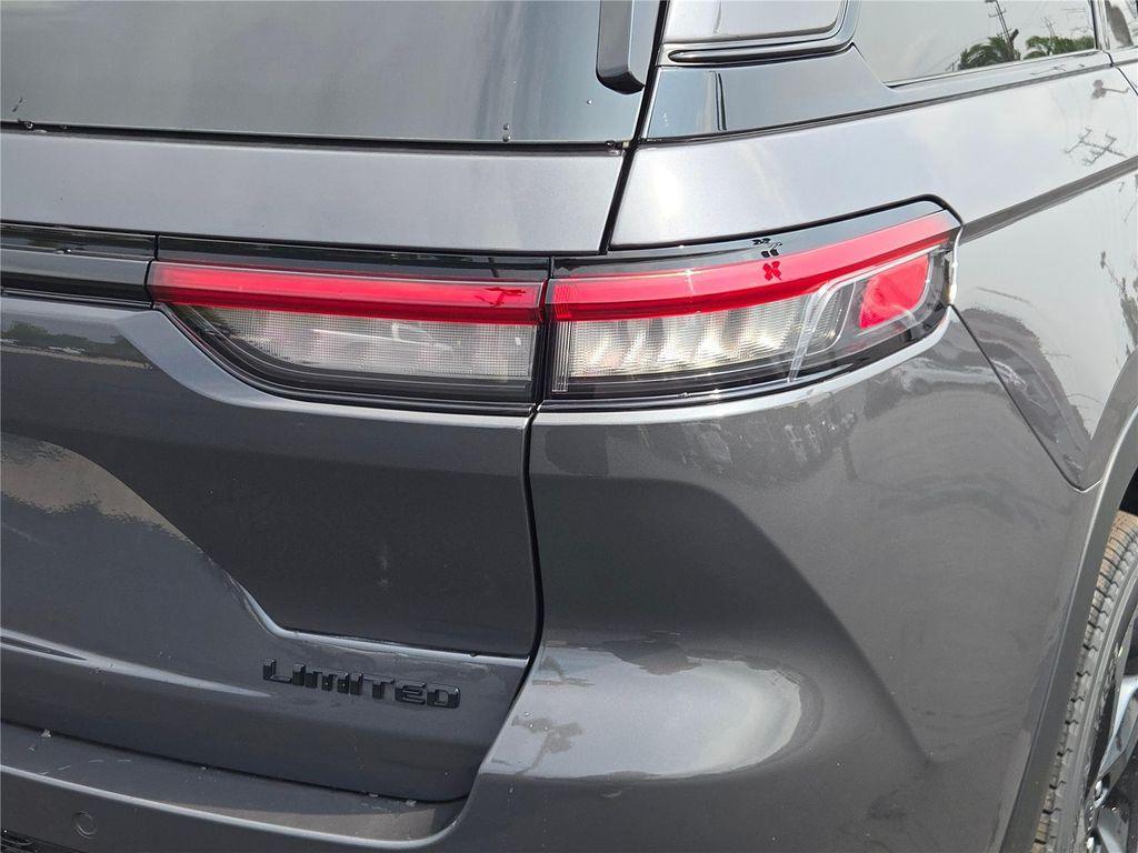 new 2025 Jeep Grand Cherokee car, priced at $43,485