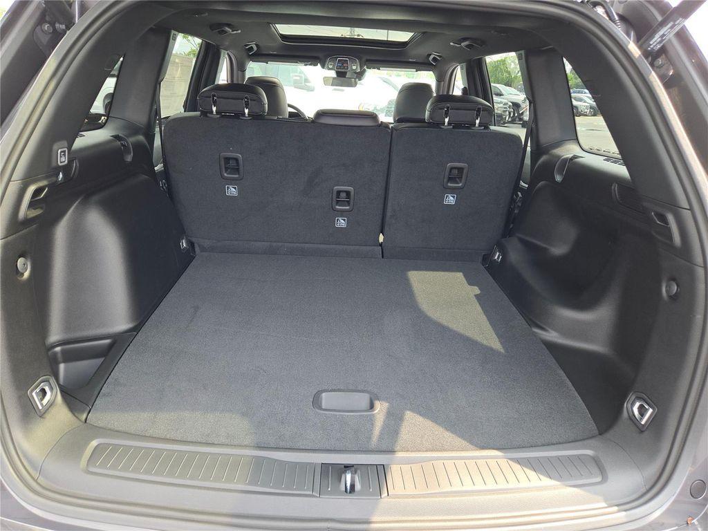 new 2025 Jeep Grand Cherokee car, priced at $43,485