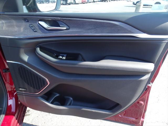 new 2025 Jeep Grand Cherokee L car, priced at $63,025