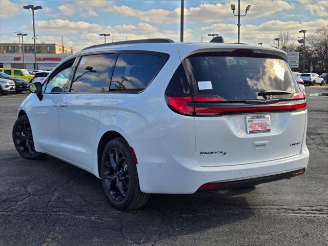 new 2024 Chrysler Pacifica car, priced at $46,610