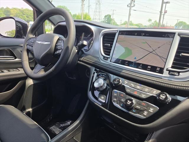new 2025 Chrysler Pacifica car, priced at $59,660