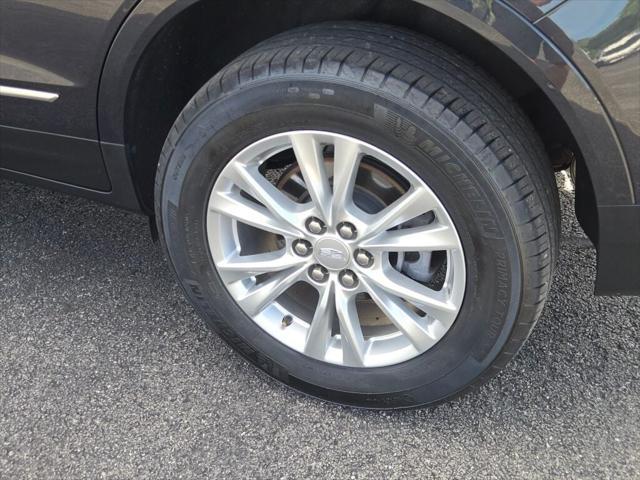 used 2022 Cadillac XT5 car, priced at $29,000