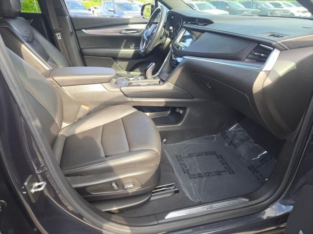 used 2022 Cadillac XT5 car, priced at $29,000