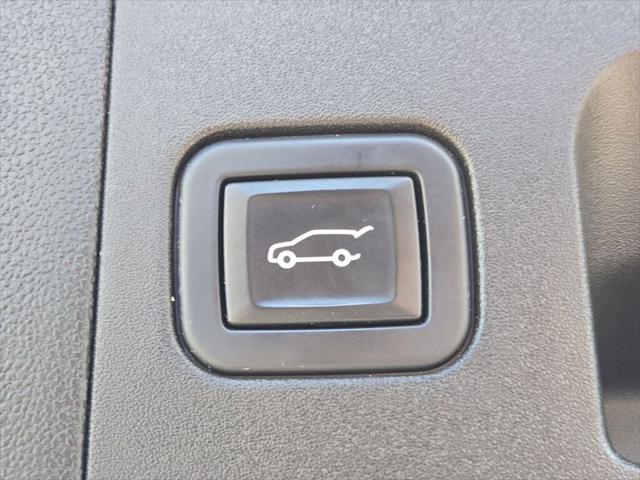 used 2022 Cadillac XT5 car, priced at $29,000