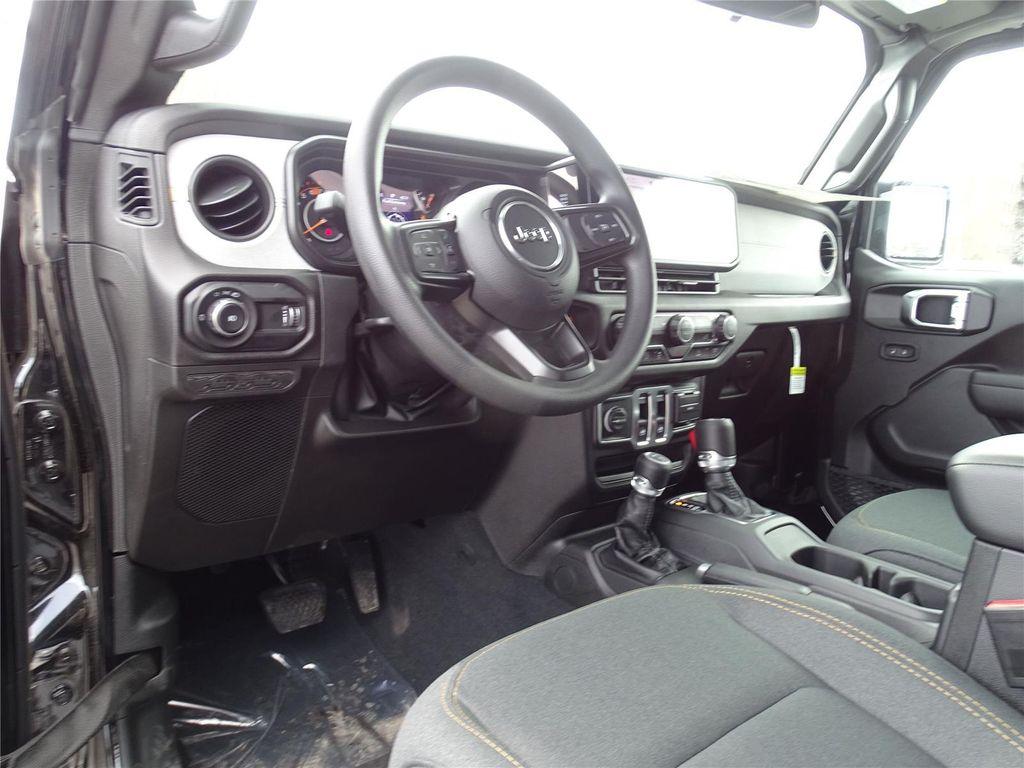 new 2025 Jeep Wrangler car, priced at $31,915