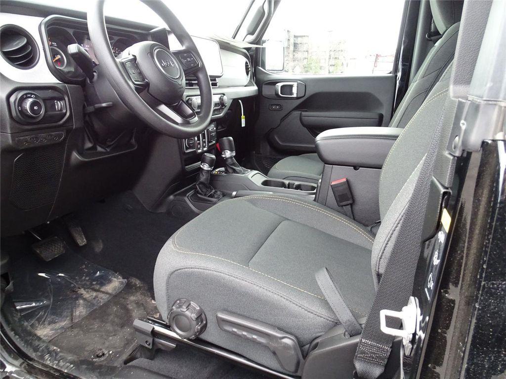 new 2025 Jeep Wrangler car, priced at $31,915