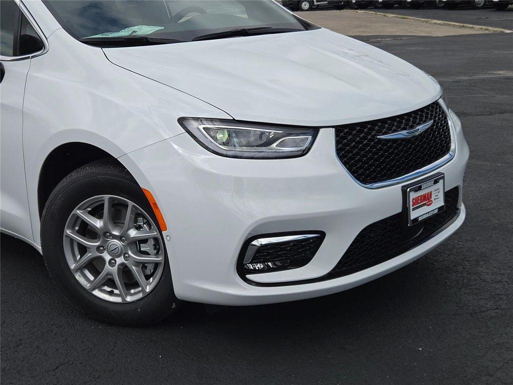 new 2026 Chrysler Pacifica car, priced at $40,740