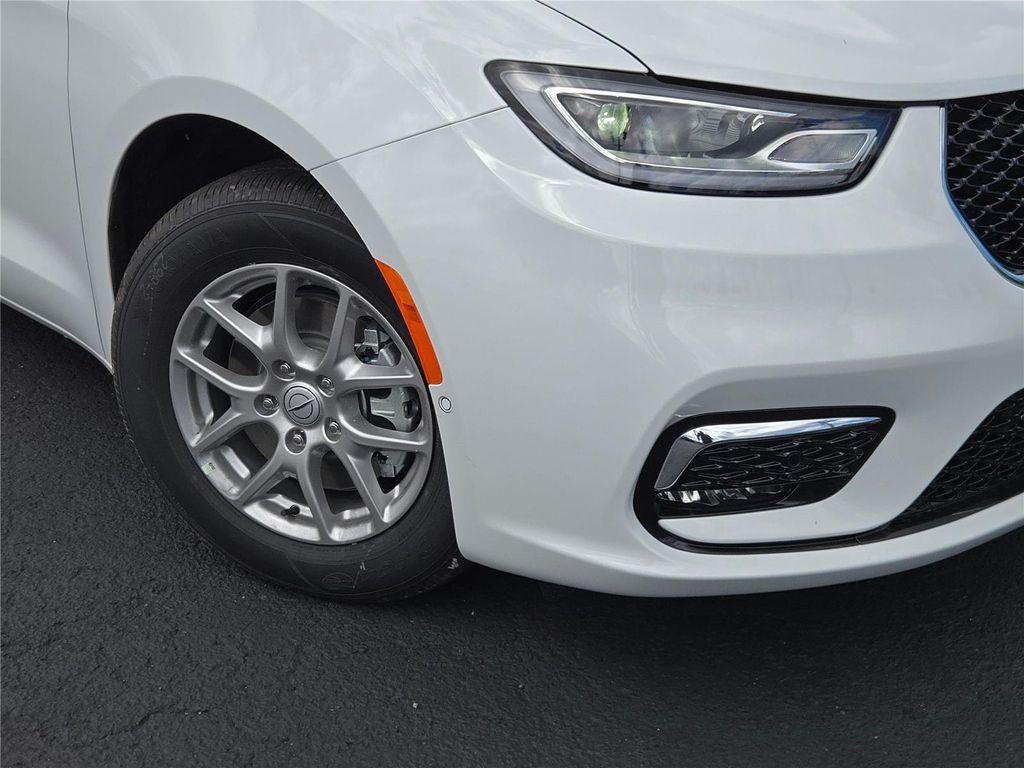 new 2026 Chrysler Pacifica car, priced at $40,740