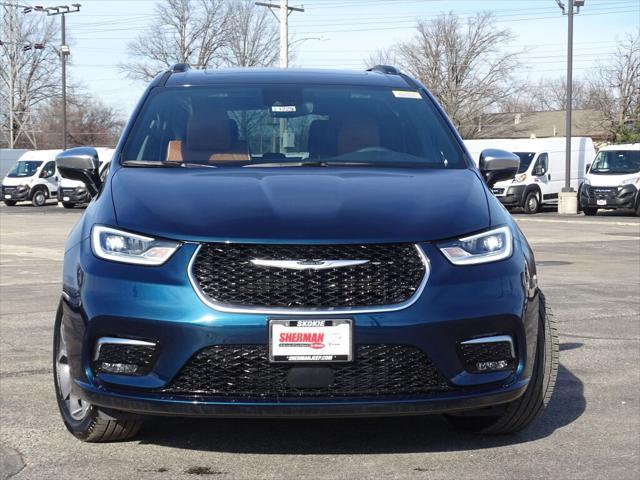 new 2025 Chrysler Pacifica car, priced at $52,620