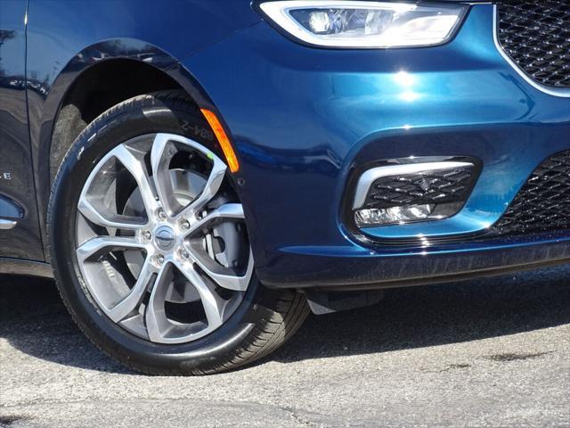 new 2025 Chrysler Pacifica car, priced at $52,620