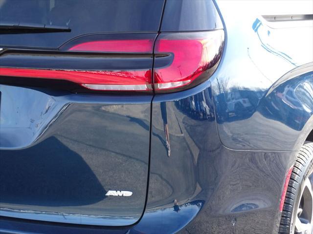 new 2025 Chrysler Pacifica car, priced at $52,620