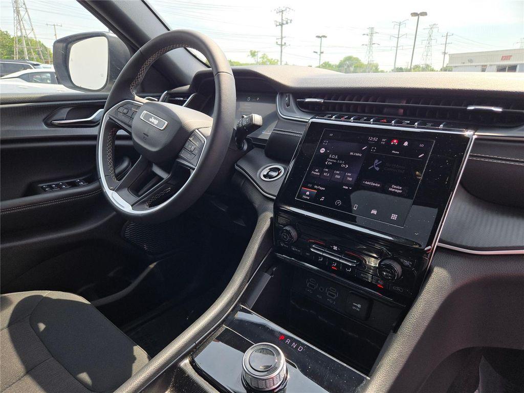 used 2024 Jeep Grand Cherokee car, priced at $37,390