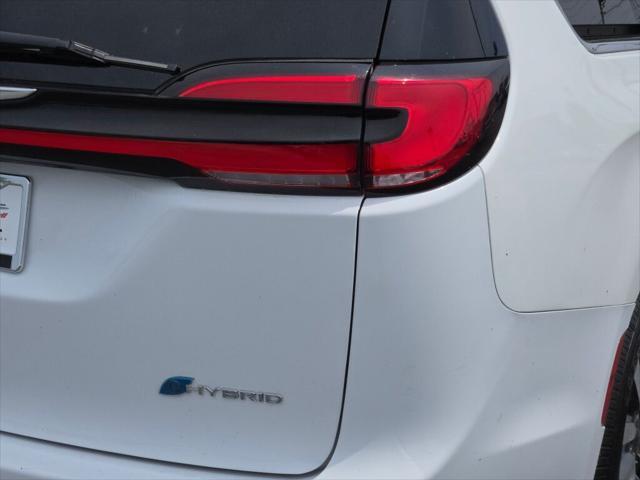 used 2022 Chrysler Pacifica Hybrid car, priced at $27,000