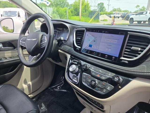 used 2022 Chrysler Pacifica Hybrid car, priced at $27,000
