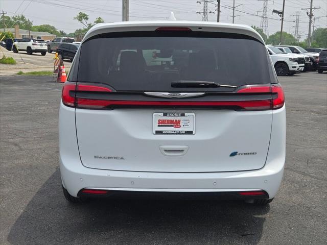 used 2022 Chrysler Pacifica Hybrid car, priced at $27,000
